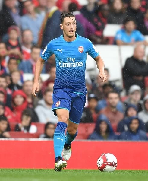 Mesut Ozil: In Action for Arsenal Against SL Benfica, Emirates Cup 2017-18