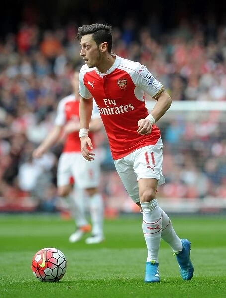 Mesut Ozil in Action: Arsenal vs. Watford, Premier League 2015-16