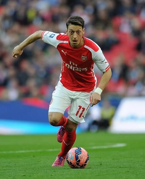 Mesut Ozil in Action: Arsenal's FA Cup Semi-Final Battle against Reading