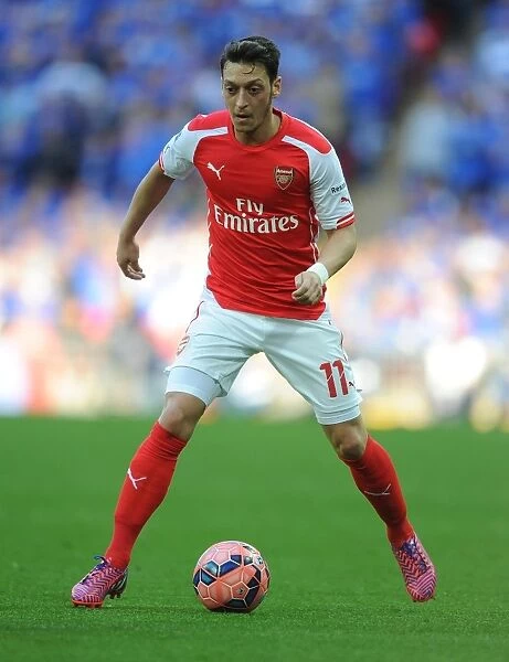 Mesut Ozil in Action: Arsenal's Star Performance at FA Cup Semi-Final vs. Reading (2015)