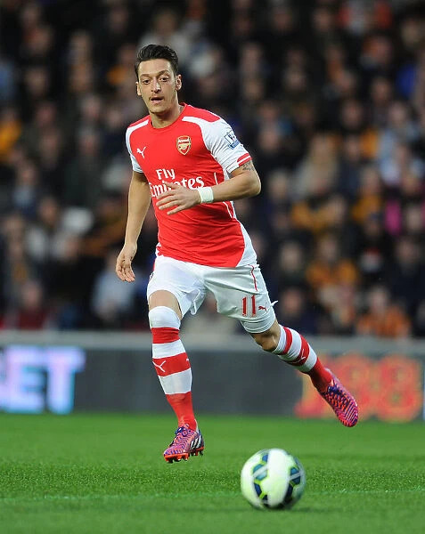 Mesut Ozil in Action: Arsenal's Win Against Hull City, Premier League 2014-2015