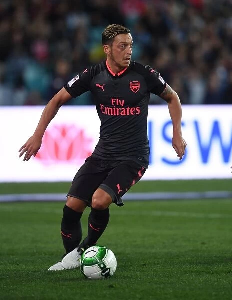 Mesut Ozil in Action: Sydney FC vs. Arsenal (2017)