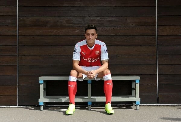 Mesut Ozil: Arsenal First Team Squad Training 2016-17