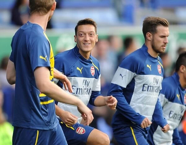Mesut Ozil Gears Up: Everton vs Arsenal, Premier League 2014 / 15