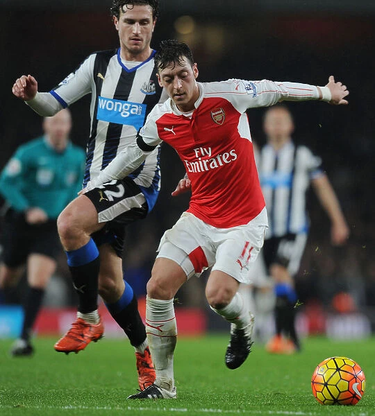 Mesut Ozil Outsmarts Daryl Janmaat: Arsenal vs Newcastle, 2015-16 Premier League