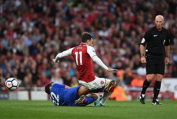 Mesut Ozil vs Matty James: Foul Incident at Arsenal vs Leicester City (2017-18)