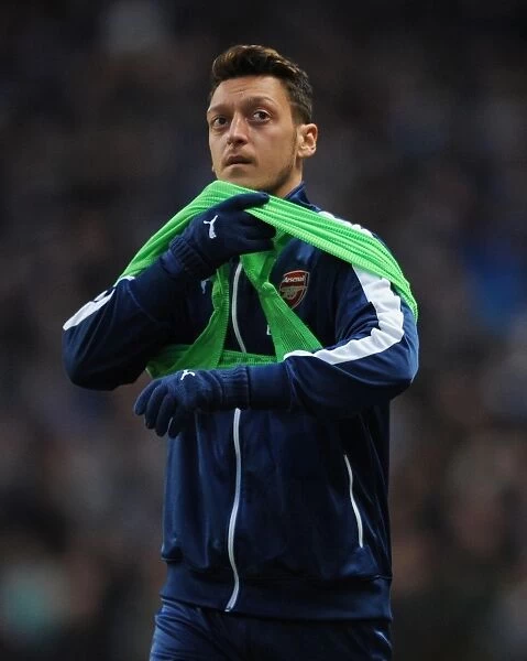 Mesut Ozil Warming Up: Arsenal vs Manchester City, Premier League 2014-15