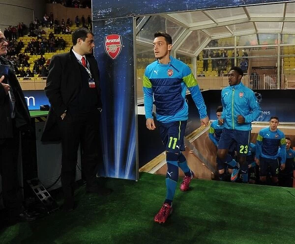 Mesut Ozil's Pre-Match Routine: Arsenal vs. AS Monaco, UEFA Champions League 2015