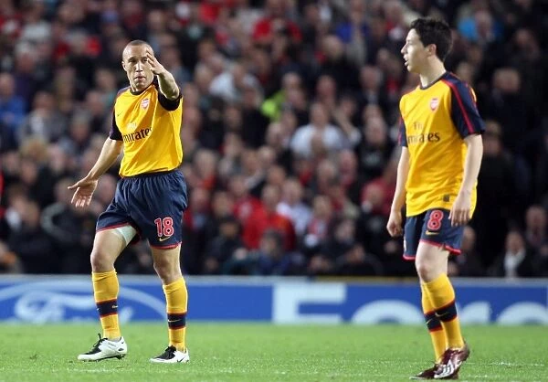 Mikael Silvestre in Action: Arsenal vs. Manchester United, UEFA Champions League Semi-Final, Old Trafford, 29 / 4 / 09
