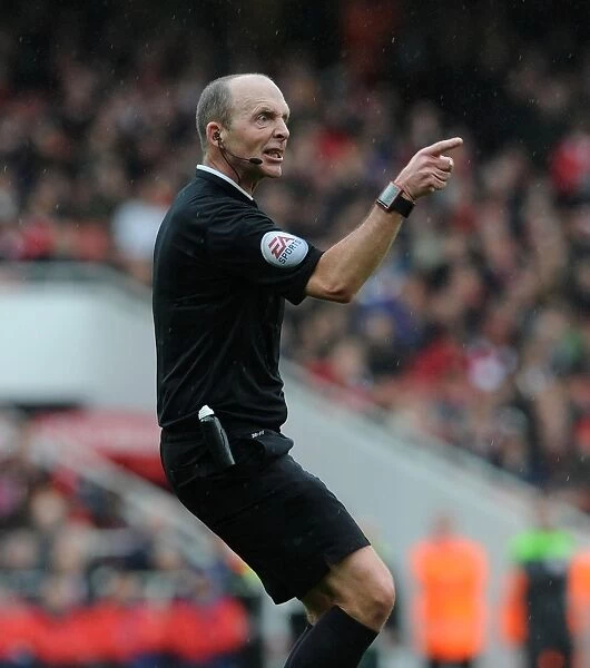 Mike Dean Referees Arsenal vs. Hull City FA Cup Clash