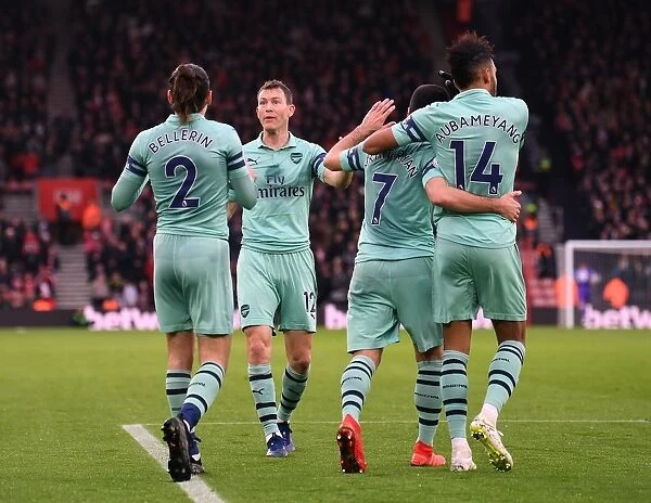 Mkhitaryan and Aubameyang's Stunner: Arsenal's Comeback Goals vs Southampton (3:2)