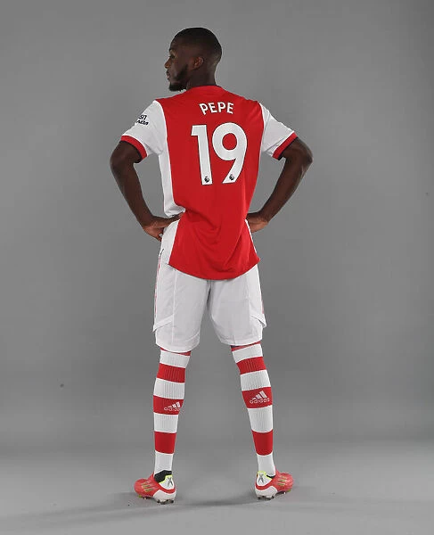 Nicolas Pepe Kicks Off Arsenal's 2021-22 Season at London Colney Training Ground