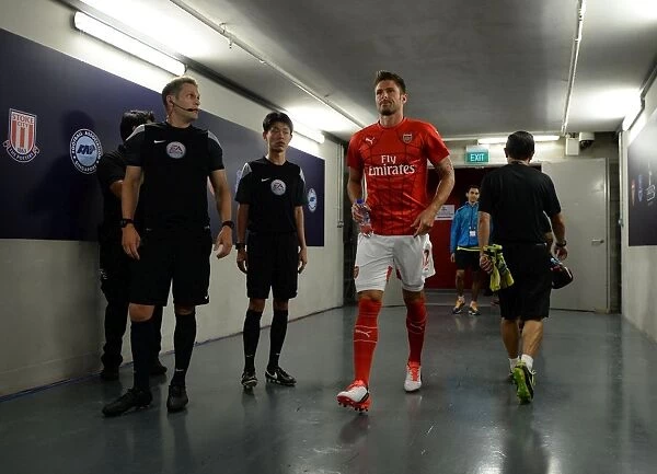 Olivier Giroud Gears Up for Arsenal vs. Everton Clash at 2015-16 Asia Trophy in Singapore