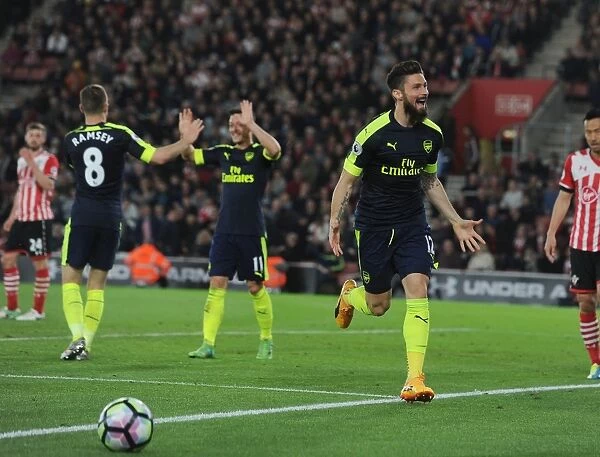 Olivier Giroud's Strike: Arsenal's Triumphant Moment Against Southampton (2016-17)