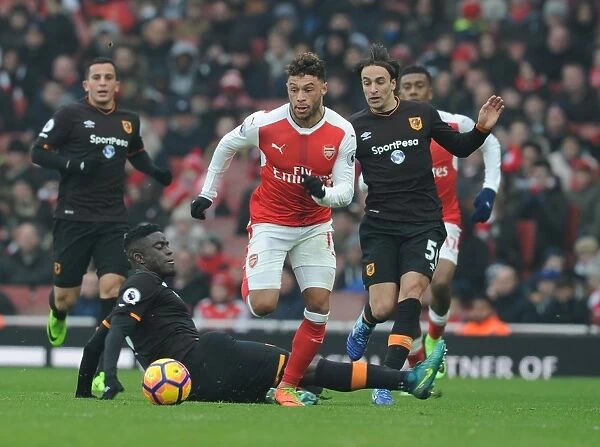 Oxlade-Chamberlain Outwits Hull's Defense: Arsenal Star Scores Spectacular Goal in Premier League Clash