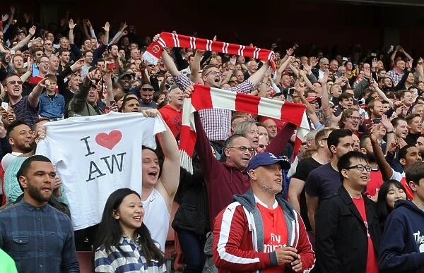 Passionate Arsenal Fans at Emirates Stadium during Arsenal vs Aston Villa, Premier League 2015-16