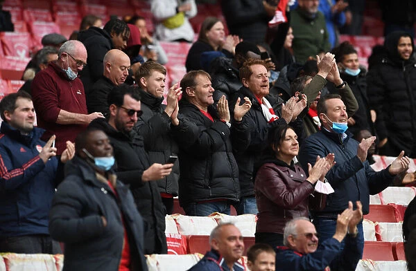 Passionate Arsenal Fans Roar at Emirates Stadium: Arsenal vs Brighton & Hove Albion, Premier League 2020-21