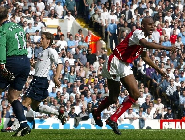Patrick Vieira's Thrilling Goal: Arsenal's Historic FA Premiership Victory at White Hart Lane, 2003-2004