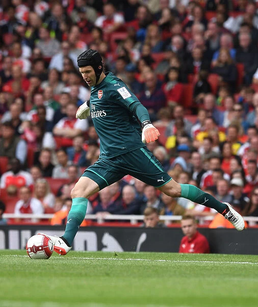Petr Cech in Action: Arsenal vs Sevilla, Emirates Cup 2017-18