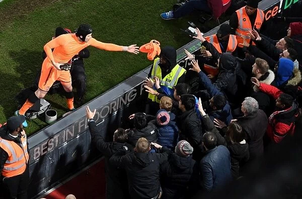 Petr Cech (Arsenal) gives his shirt to a fan. Crystal Palace 2: 3 Arsenal. Premier League