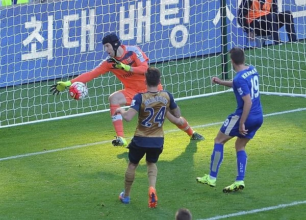 Petr Cech's Spectacular Save from Andrej Kramaric: Leicester City vs Arsenal, Premier League Showdown