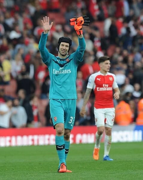 A Rivalry Renewed: Petr Cech Bids Farewell to Arsenal with Victory over Manchester United