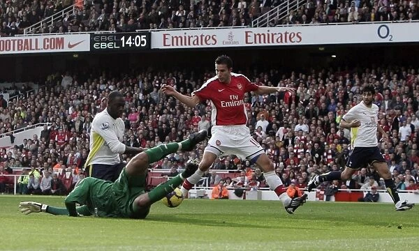 Robin van Persie Scores Arsenal's Third Goal: 3-0 Over Tottenham, Barclays Premier League, Emirates Stadium (31 / 10 / 09)