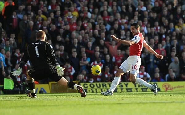 Robin van Persie Scores Arsenal's Second Goal vs. Norwich City, Premier League 2011-12