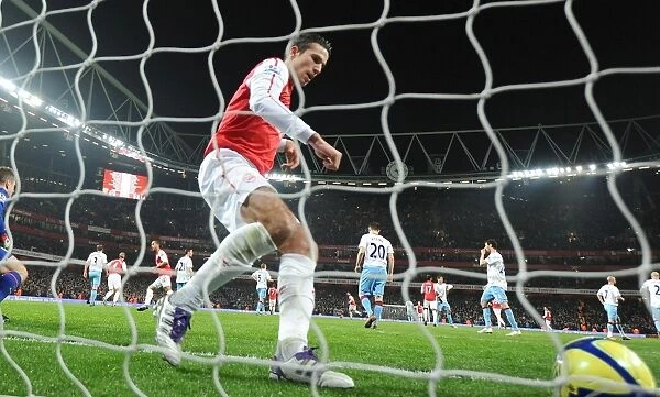 Robin van Persie Scores Penalty Goal: Arsenal vs Aston Villa, FA Cup 2011-12