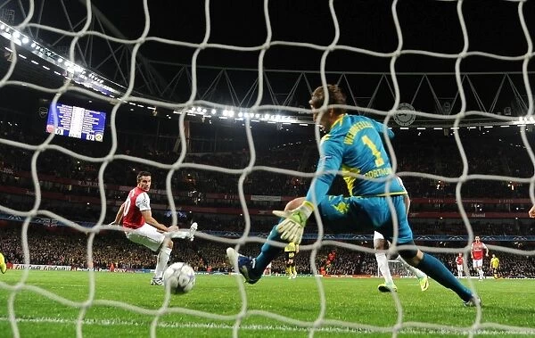 Robin van Persie Scores Against Roman Weidenfeller: Arsenal vs Borussia Dortmund, UEFA Champions League, 2011