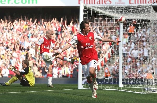Rosicky's Debut: Arsenal's Thrilling 2-1 Victory Over Bolton Wanderers - Tomas's Historic First Goal