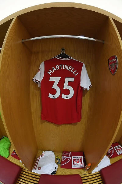 Behind the Scenes: David Luiz's Arsenal Shirt in Emirates Changing Room (2019-20)