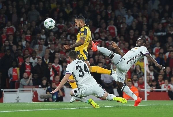 Theo Walcott Scores First Goal of the Season for Arsenal Against FC Basel