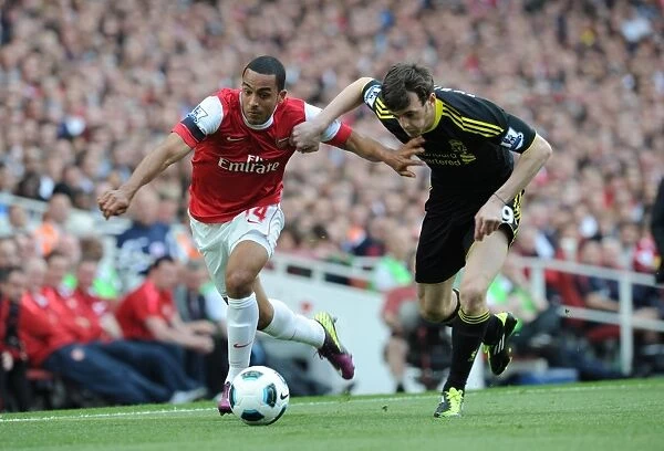 Theo Walcott vs. Jack Robinson: Stalemate at Emirates Stadium - Arsenal 1:1 Liverpool, Barclays Premier League