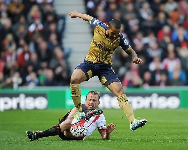Theo Walcott vs Lee Cattermole: A Premier League Battle at Sunderland (2015-16)