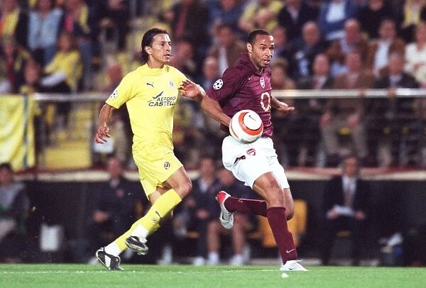 Thierry Henry (Arsenal) Pena (Villarreal). Villarreal 0: 0 Arsenal