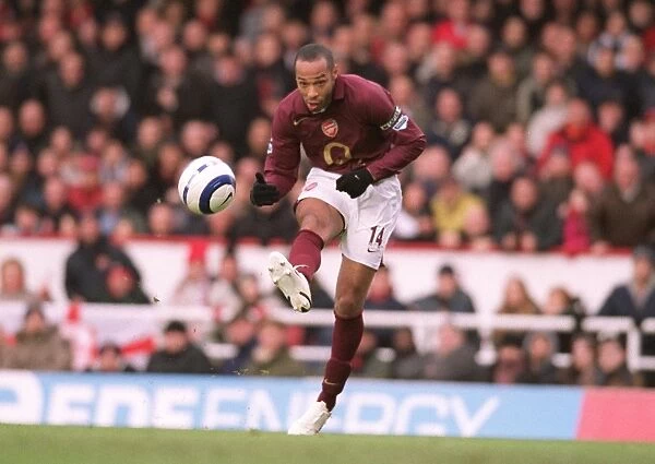 Thierry Henry scores Arsenals 1st goal. Arsenal 2: 1 Liverpool. FA Premiership