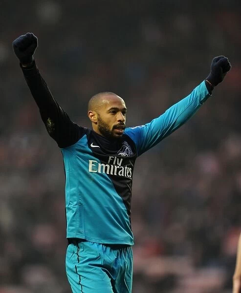 Thierry Henry's Euphoric Victory: Arsenal's Triumph Over Sunderland in the Premier League (11 / 2 / 12)