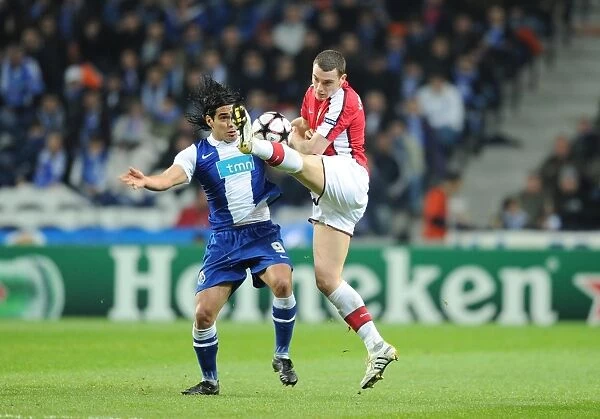 Thomas Vermaelen vs. Falcao: FC Porto Outscores Arsenal in UEFA Champions League First Leg