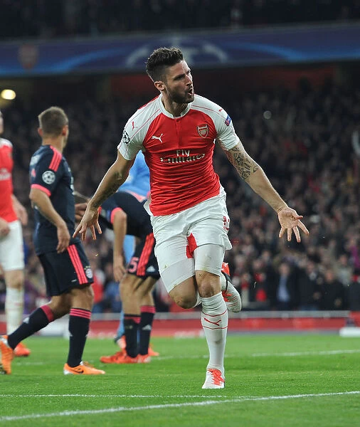 Thrilling Goal: Olivier Giroud Scores for Arsenal Against FC Bayern Munich, UEFA Champions League 2015 / 16