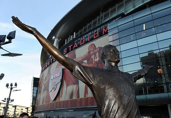 Tony Adams Statue: Arsenal vs. Everton, Premier League, Emirates Stadium, London, 2011
