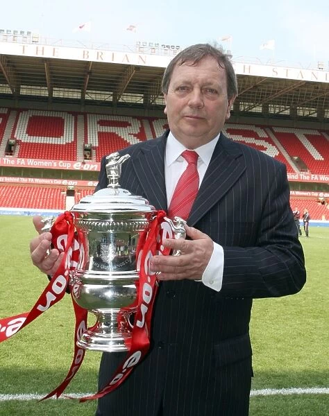 Vic Akers with the FA Cup: Arsenal Ladies Triumph over Leeds United (5-8-08)