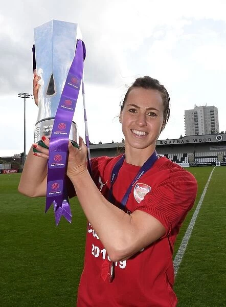 Viki Schnaderbeck Lifts WSL Trophy with Arsenal After Manchester City Victory
