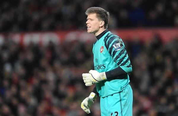Wojciech Szczesny's Heroic Performance: Arsenal's 1-0 Victory Over Manchester United in the Premier League, 2010-11
