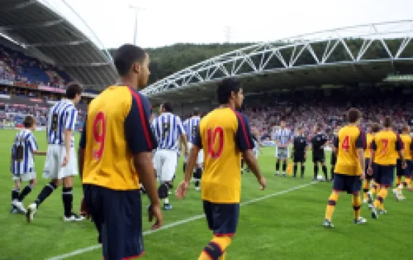 Buy Theo Walcott and Carlos Vela (Arsenal)