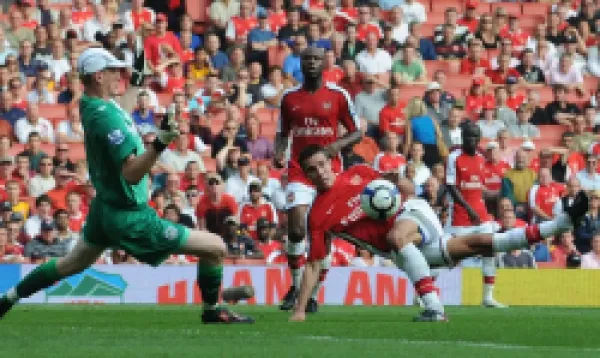 Buy Robin van Persie (Arsenal) Chris Kirkland (Wigan)