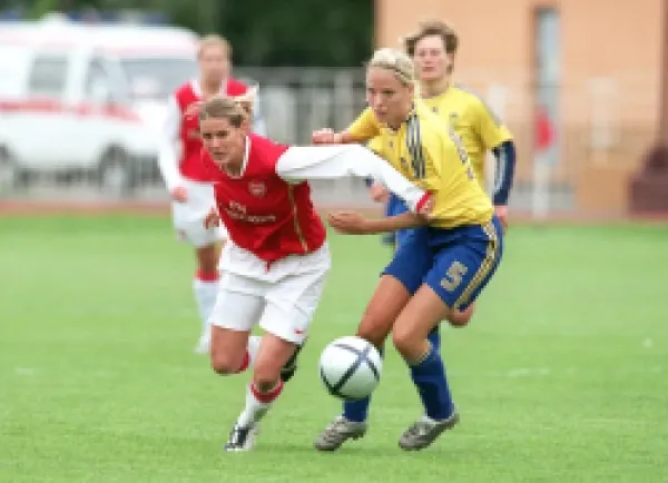 Buy Kelly Smith (Arsenal) Malene Olsen (Brondby)