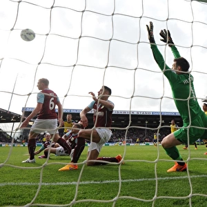 Aaron Ramsey Scores the Thrilling Winner Against Burnley in the Premier League, 2015