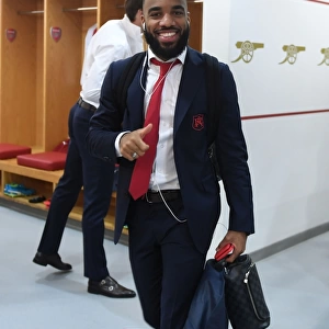 Alex Lacazette in Arsenal Changing Room Before Arsenal vs Liverpool (2017-18)