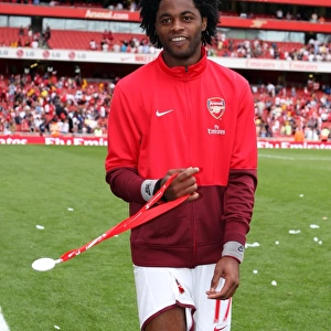 Alex Song (Arsenal) with his Emirates Cup medal